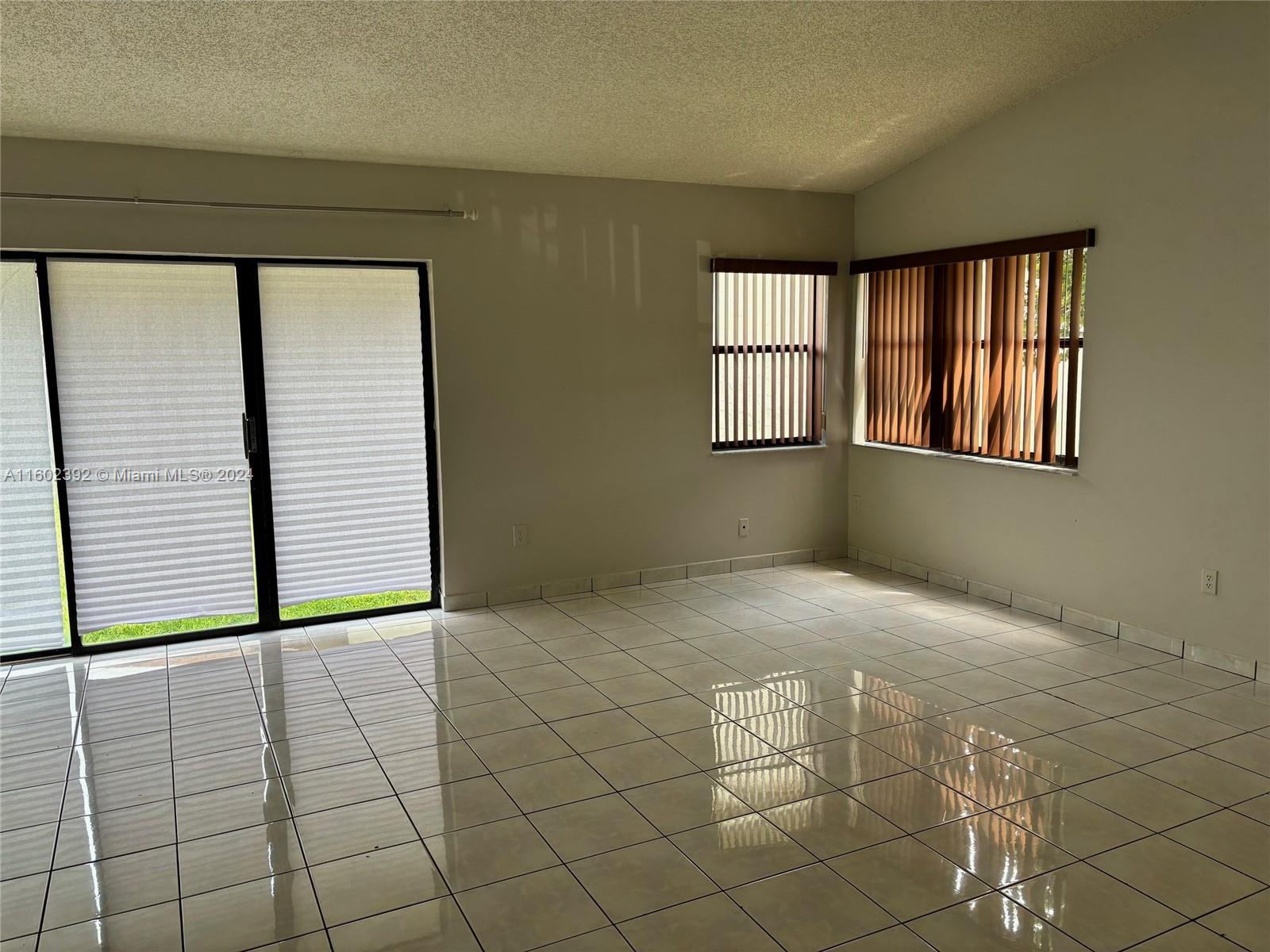 PINE NEEDLES EAST HOMES S - Residential