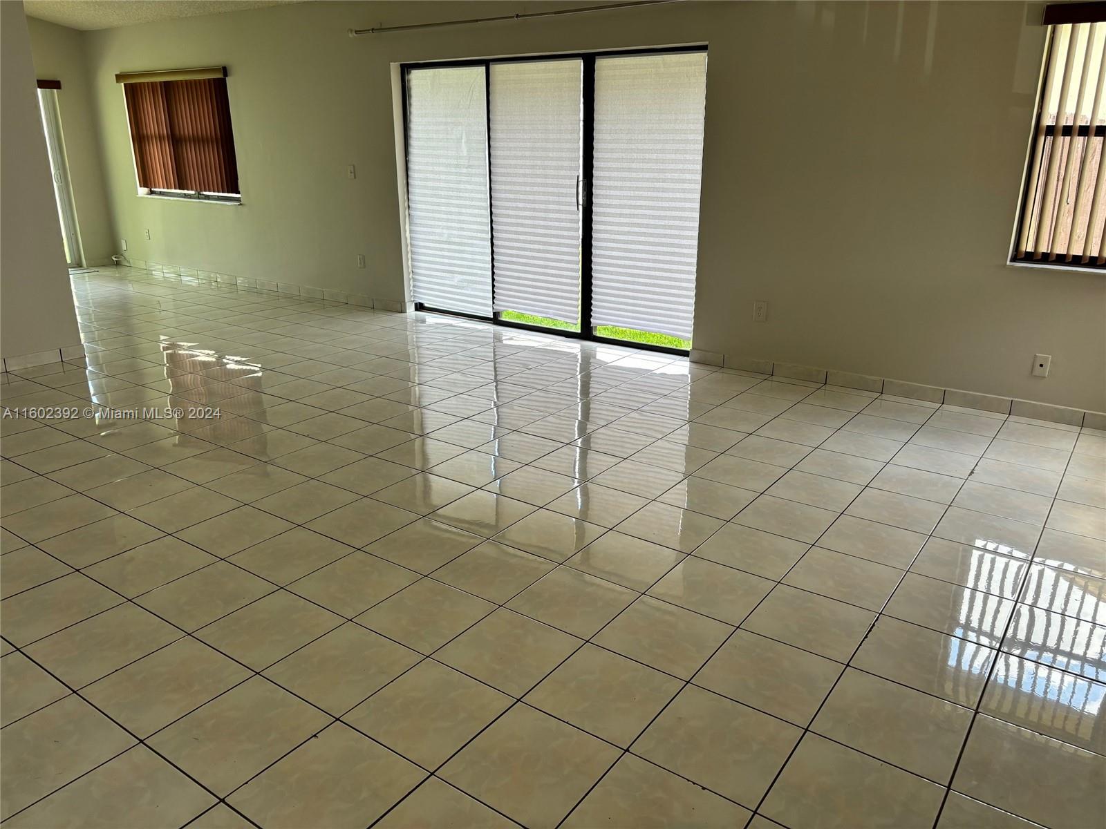 PINE NEEDLES EAST HOMES S - Residential