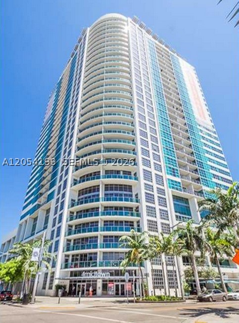 Beautiful 1 bed / 1 master bathrooms in the sought after Midtown Miami. High ceilings, plenty of natural light with Italian kitchen with SS appliances and stone counter tops. Amenities include a large pool area with Jacuzzi, BBQ area, full gym with yoga room, sauna, steam room, and concierge. Walking distance to stores, restaurants, hair salons, coffee shops, and all attractions Midtown offers just steps from the lobby entrance. Easy to show - Unit is rented As Is. Tenant screening required through: tenantscreeningnow