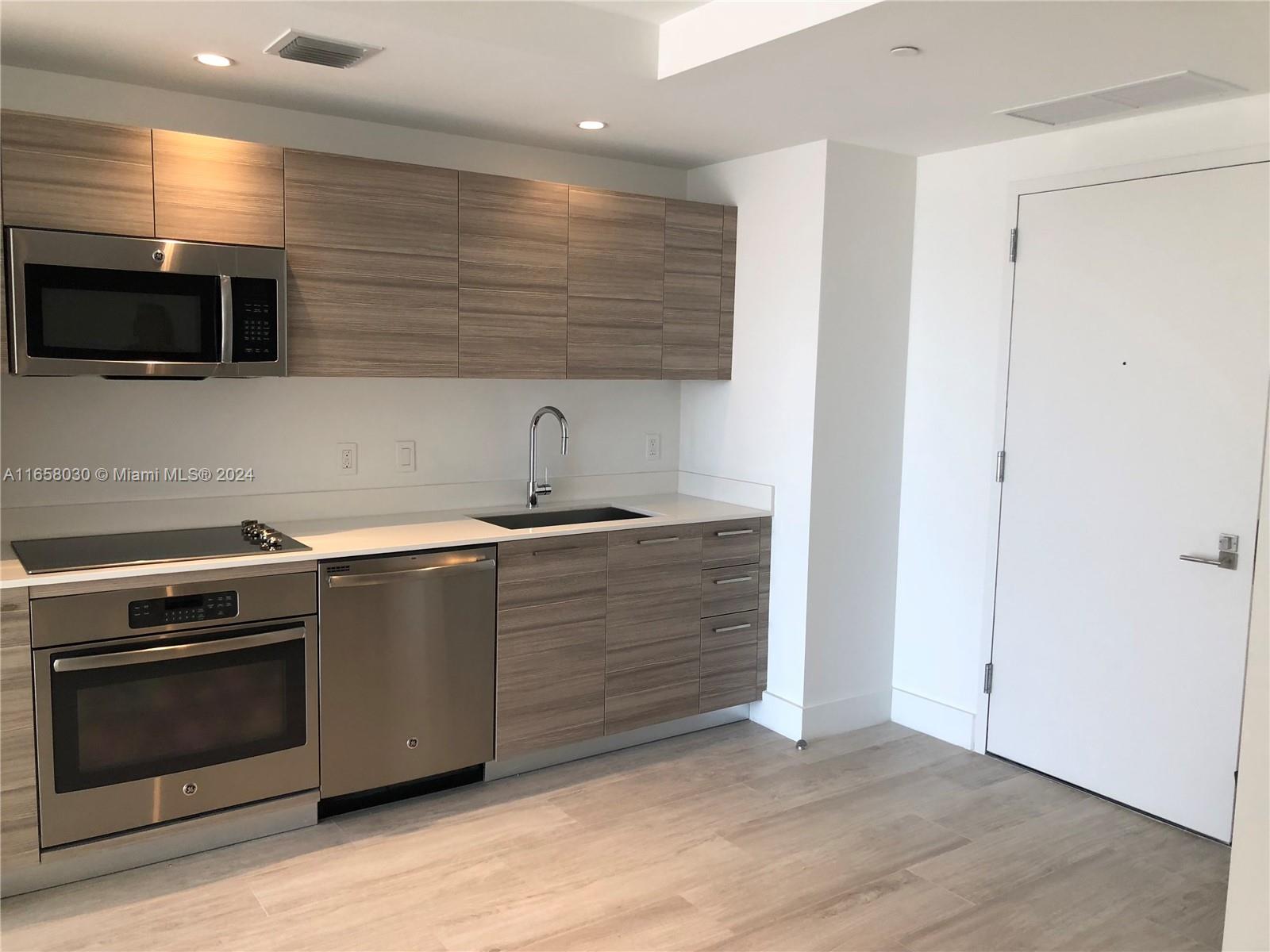 3401 MIDTOWN CONDO - Residential Lease