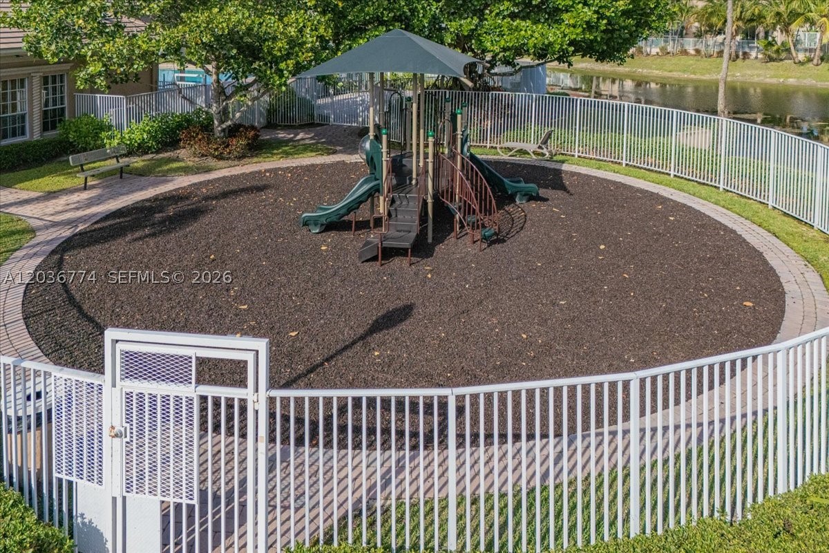 CORAL CREEK REPLAT NO 5 - Residential