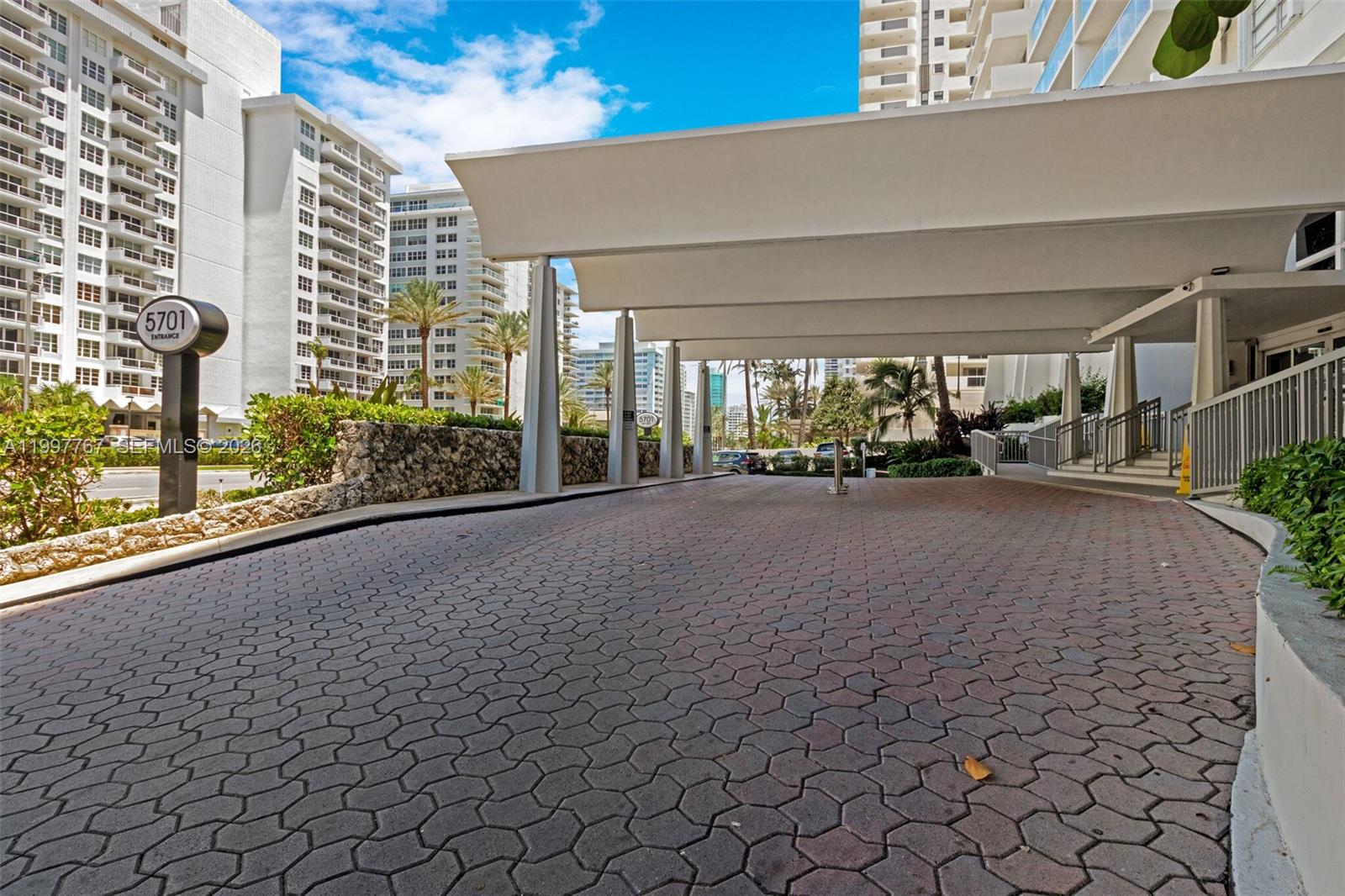 ARLEN BEACH CONDO - Residential