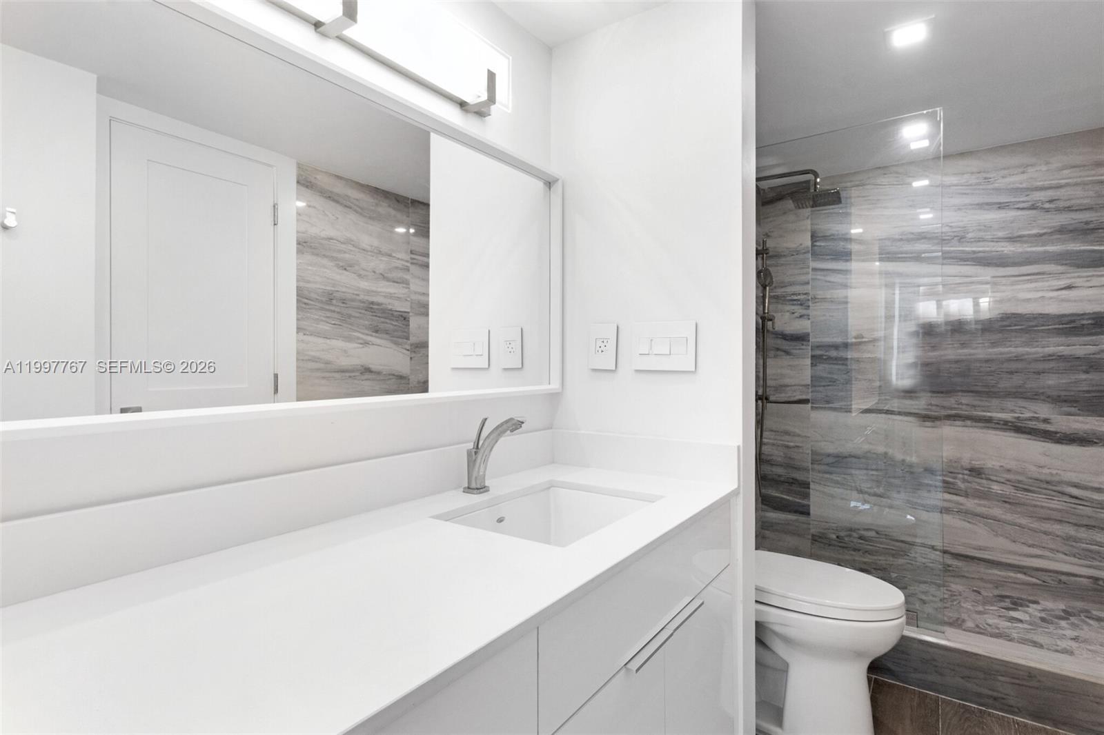 ARLEN BEACH CONDO - Residential