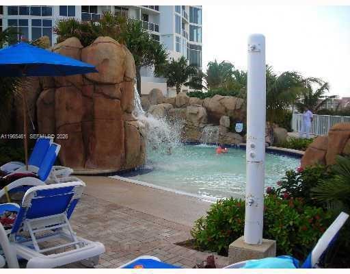 TRUMP INTERNATIONAL SONES - Residential