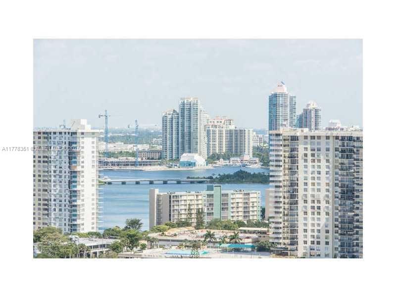 La Perla Condo - Residential