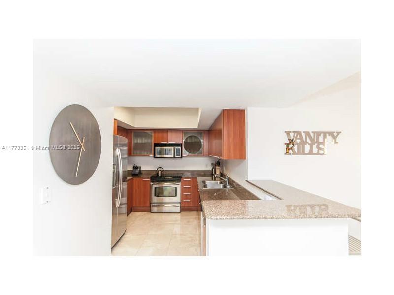 La Perla Condo - Residential
