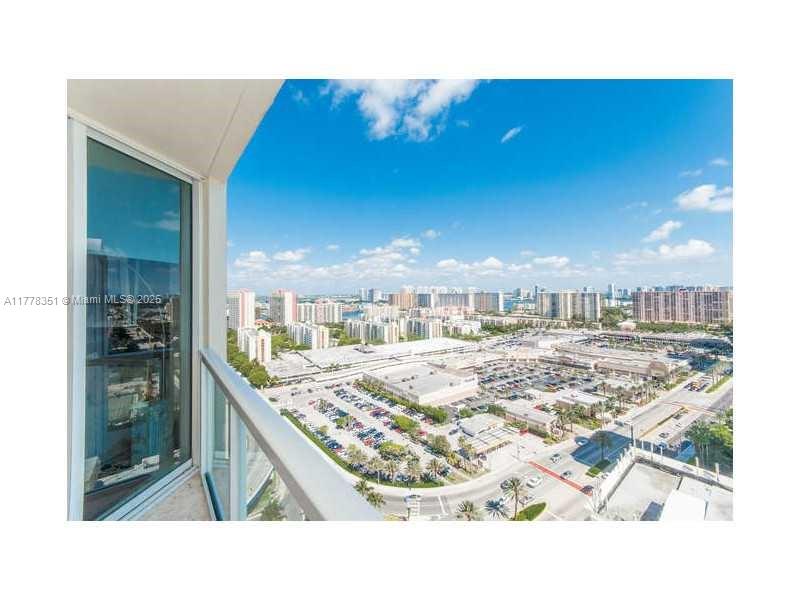 La Perla Condo - Residential
