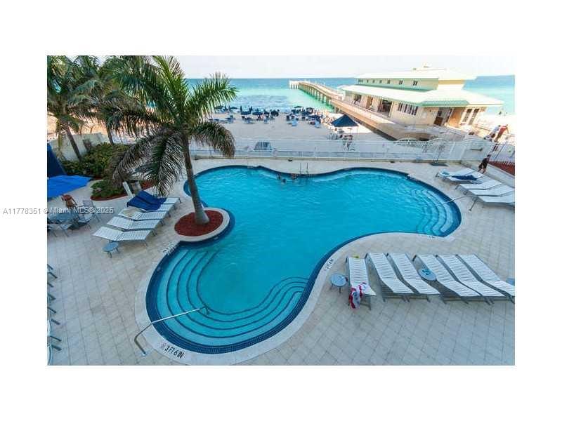 La Perla Condo - Residential
