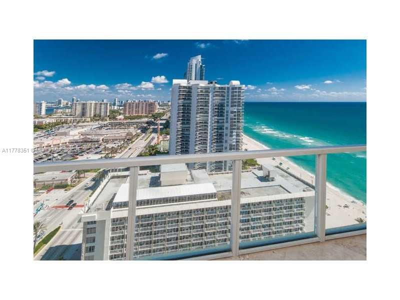 La Perla Condo - Residential