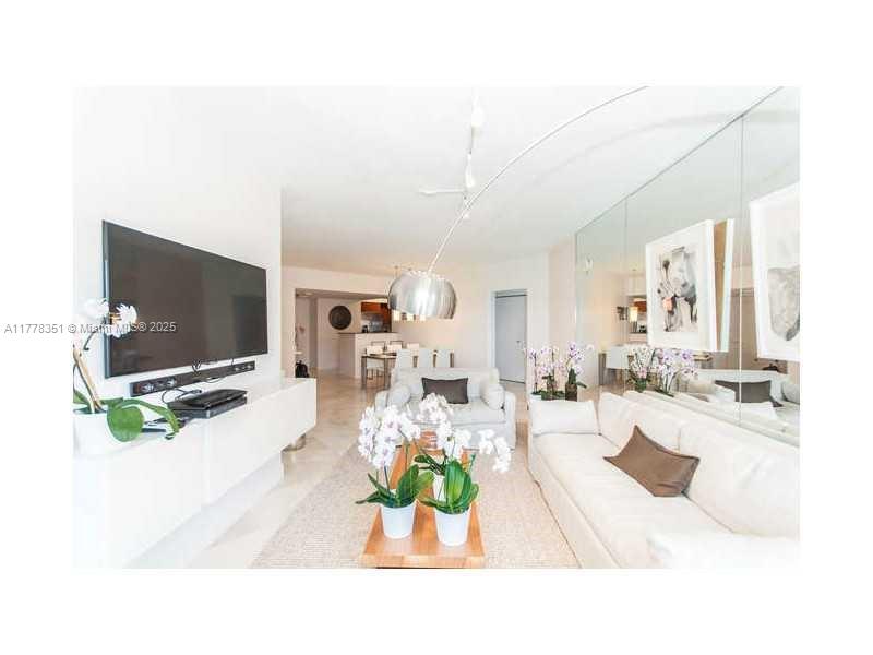 La Perla Condo - Residential