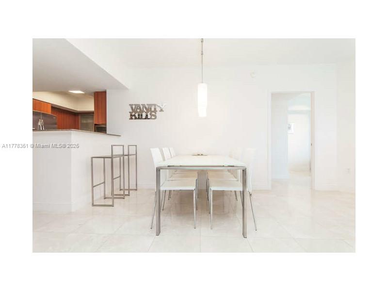 La Perla Condo - Residential