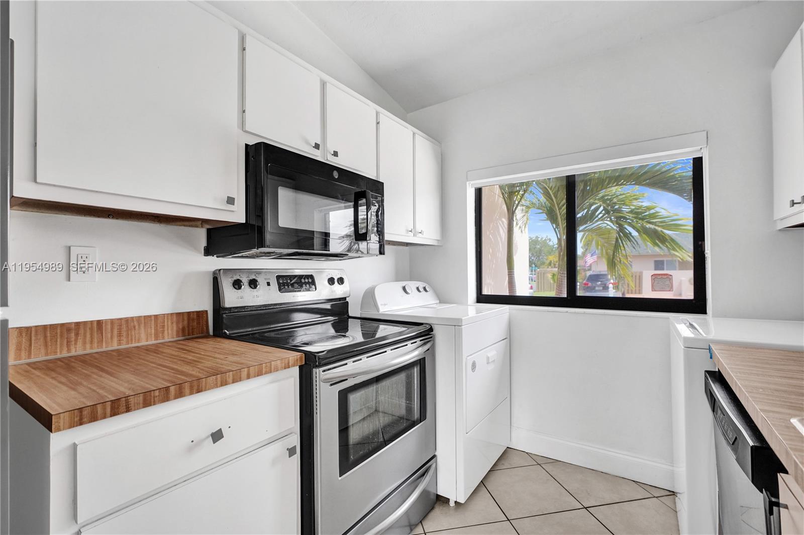 DEVON-AIRE VILLAS SEC 2 - Residential