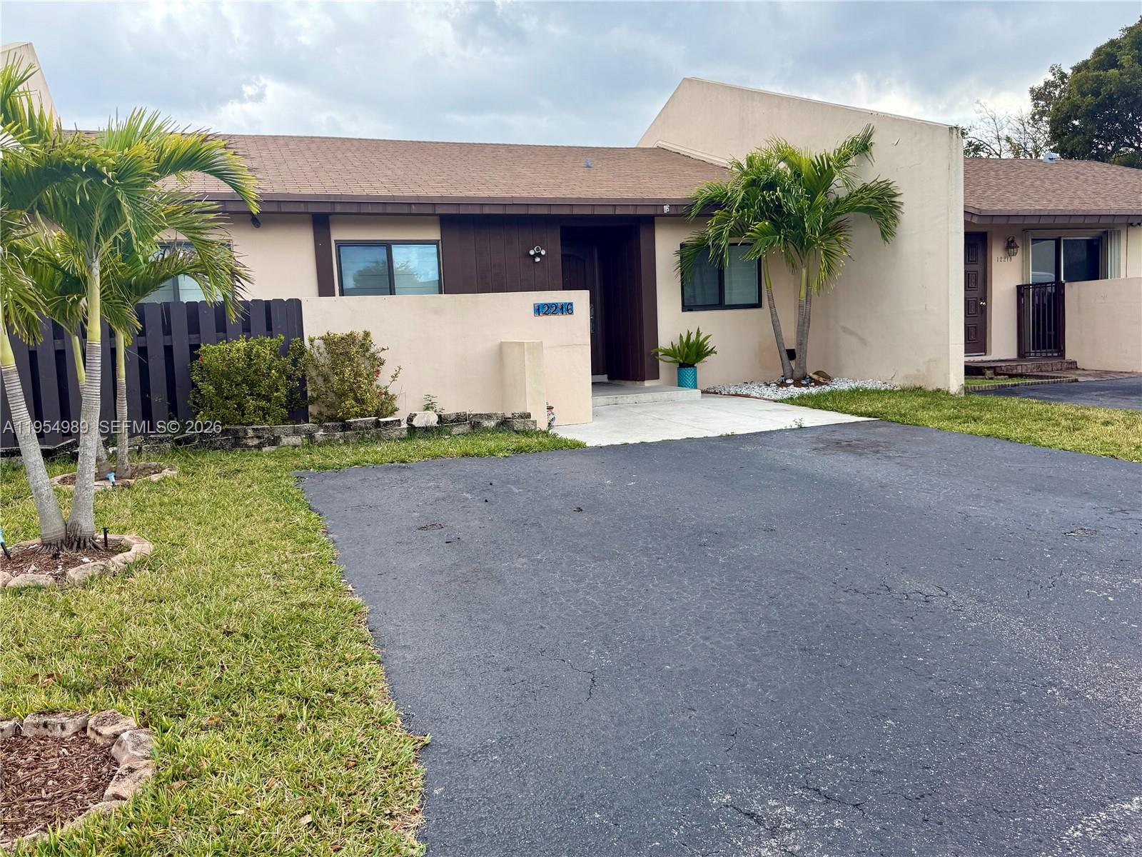DEVON-AIRE VILLAS SEC 2 - Residential
