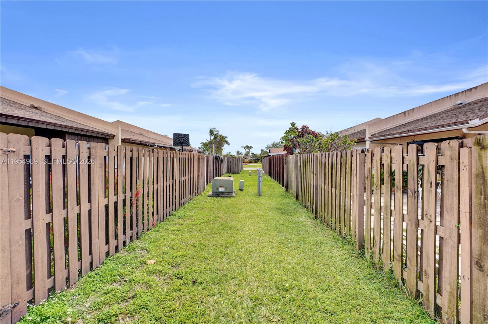 DEVON-AIRE VILLAS SEC 2 - Residential