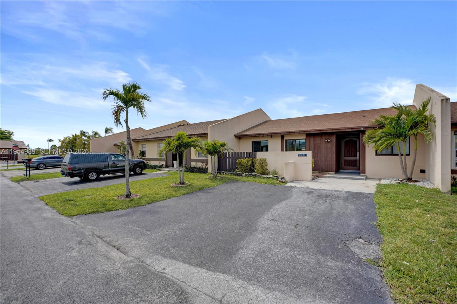 DEVON-AIRE VILLAS SEC 2 - Residential