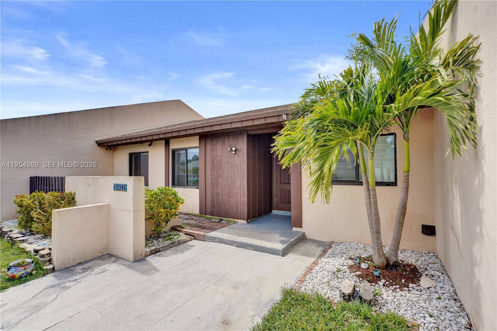 DEVON-AIRE VILLAS SEC 2 - Residential