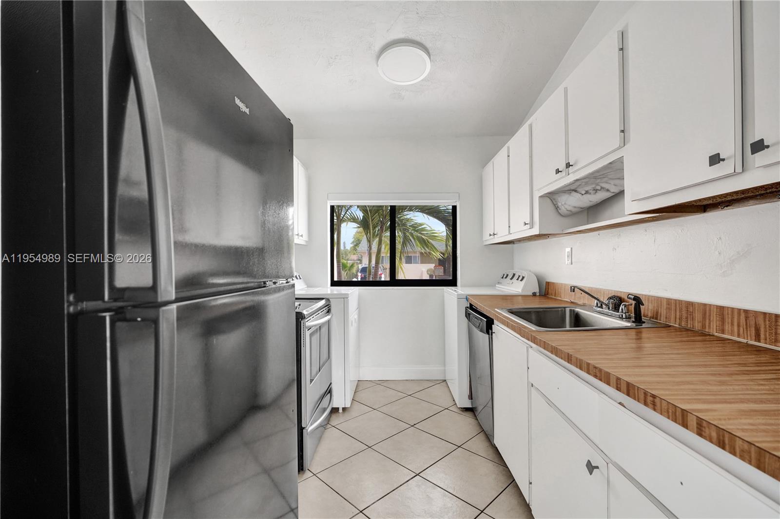 DEVON-AIRE VILLAS SEC 2 - Residential
