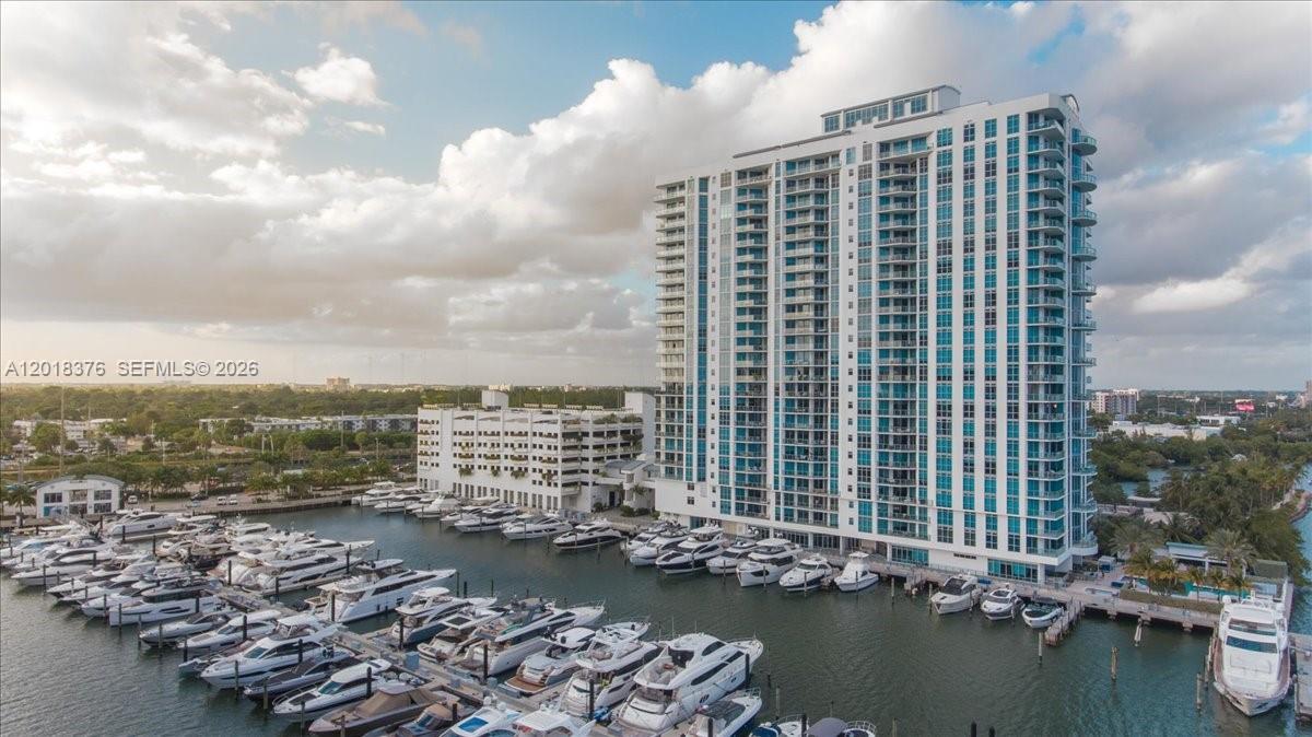 Marina Palms Yacht Club - Land