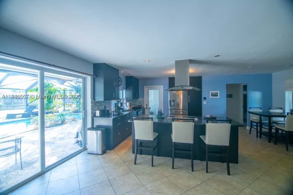 HOLLYWOOD HILLS - Residential