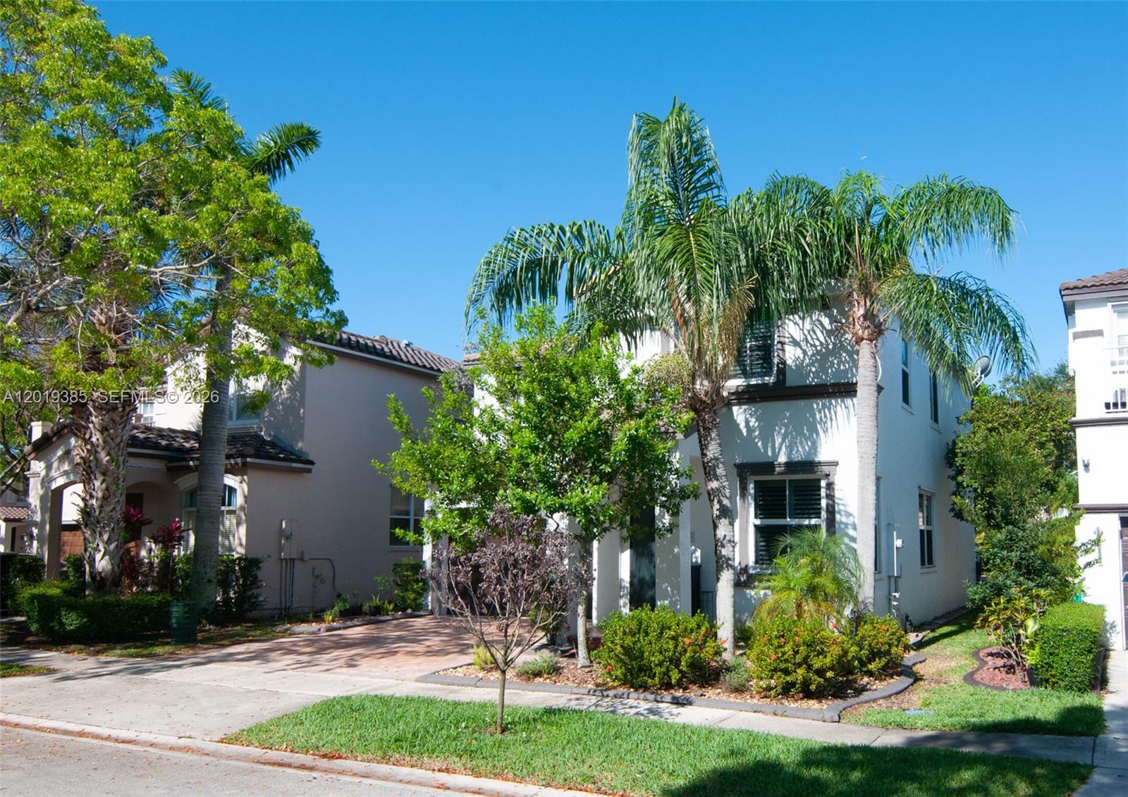 RIVIERA ISLES III - Residential