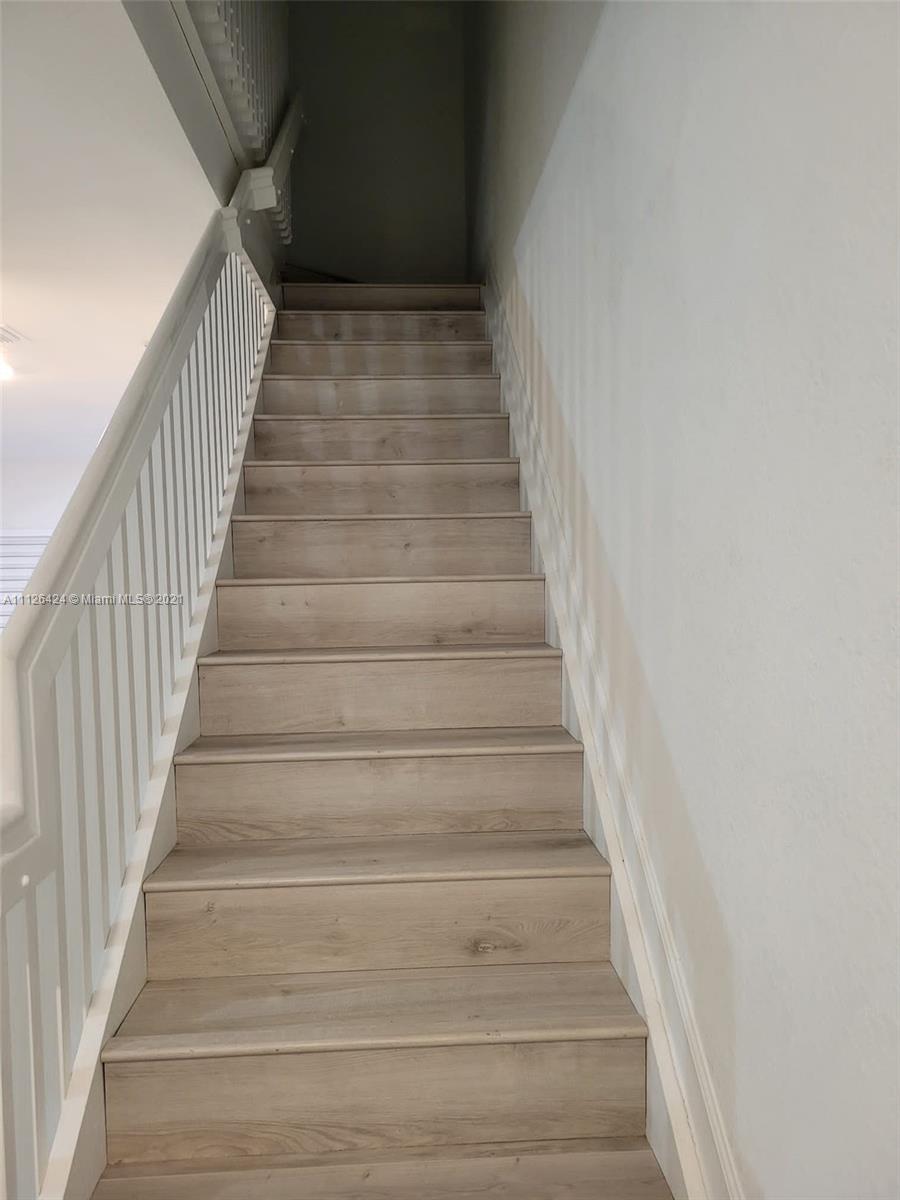 COCO PALM VILLAS - Residential Lease