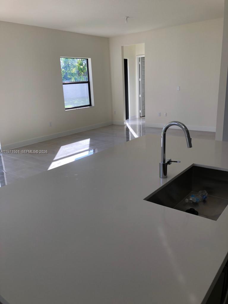 DUNNWOODY LAKE - Residential