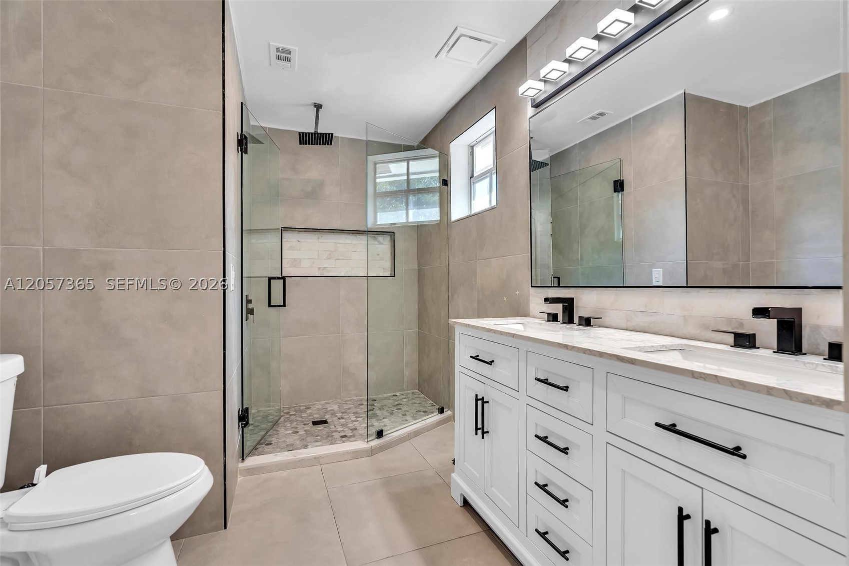 EMBASSY LAKES PHASE II - Residential