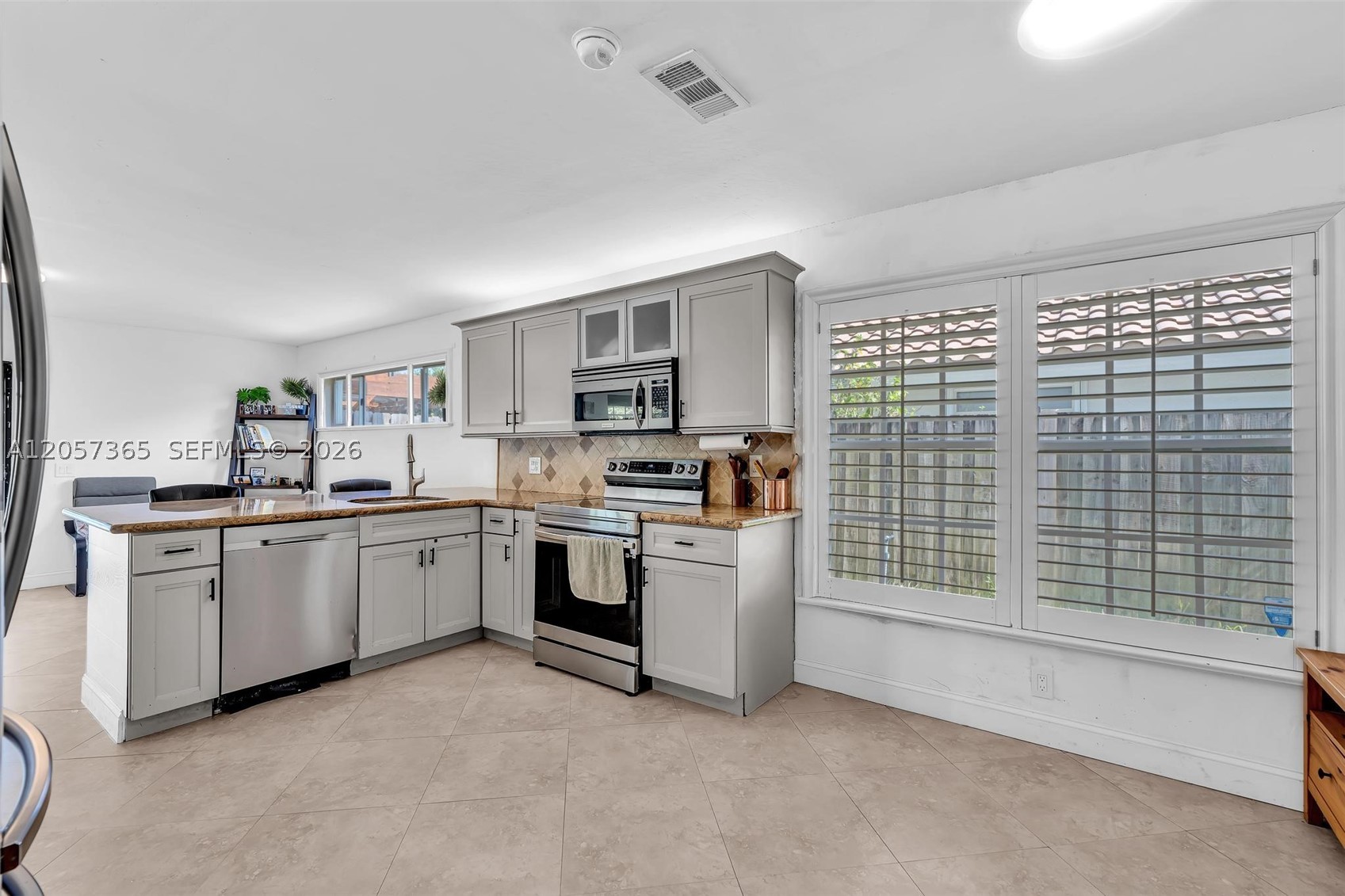 EMBASSY LAKES PHASE II - Residential