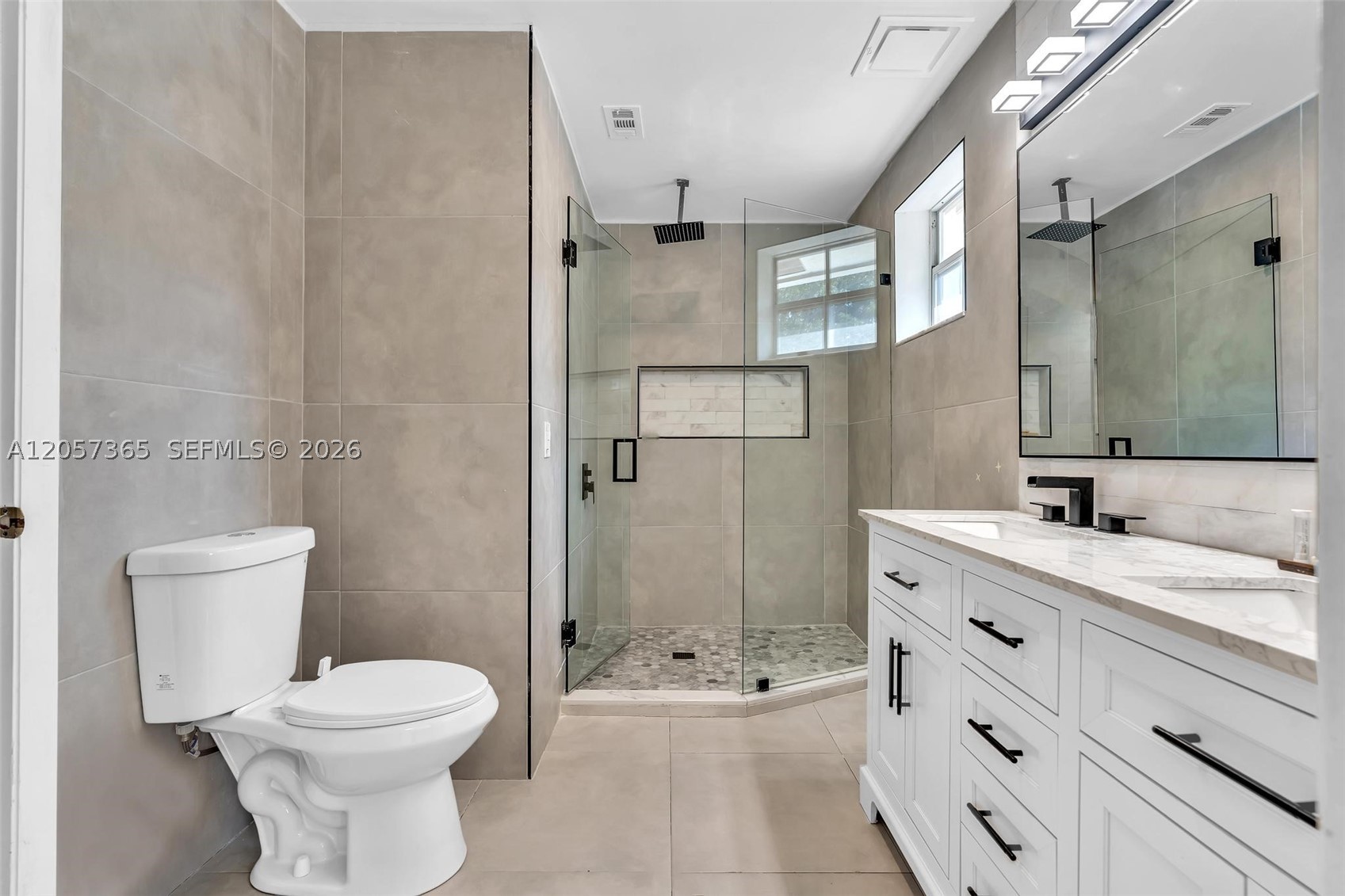 EMBASSY LAKES PHASE II - Residential