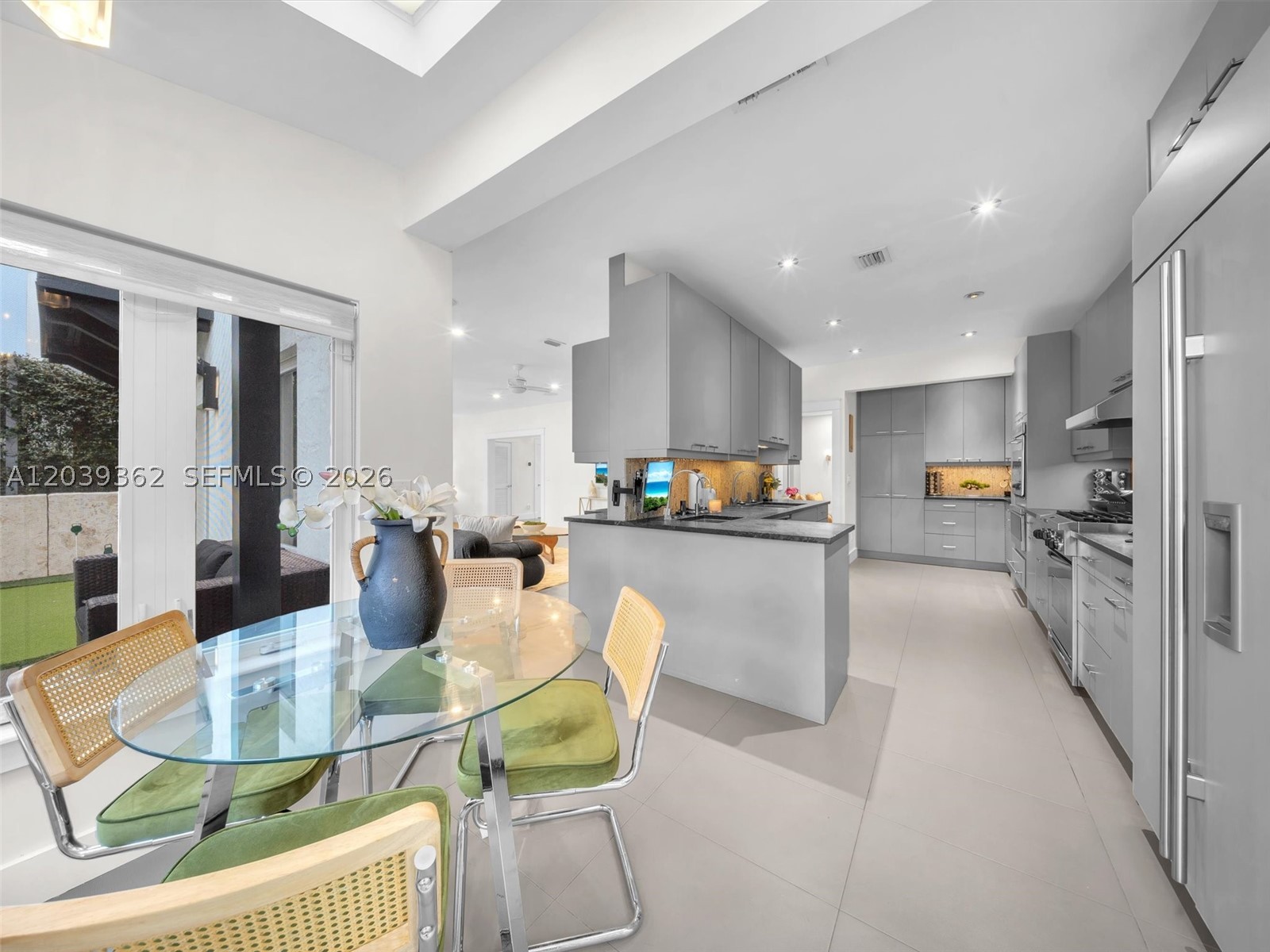 VICTORIA HIGHLANDS - Residential