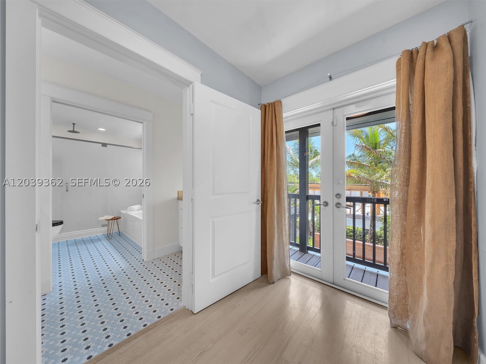 VICTORIA HIGHLANDS - Residential