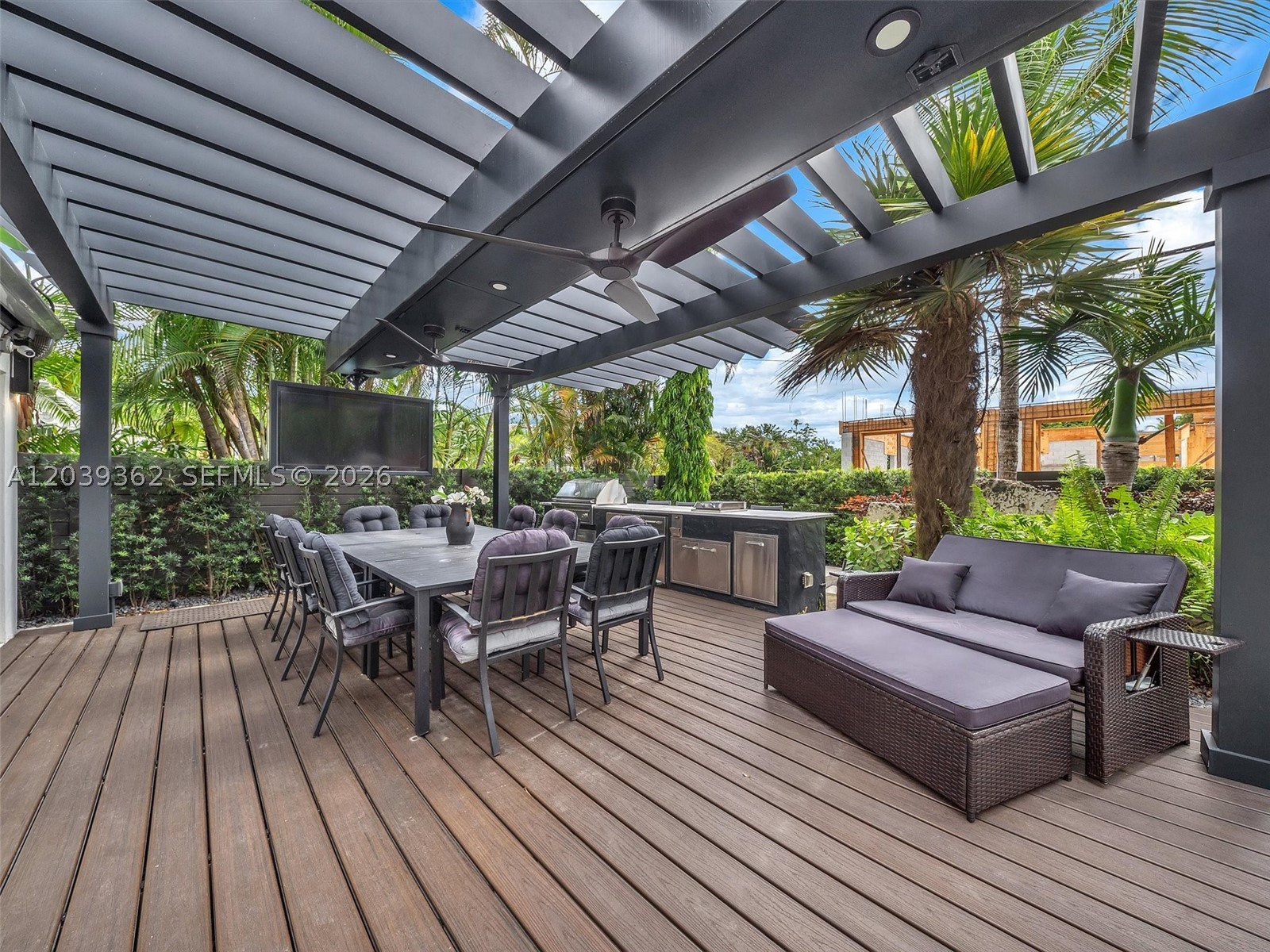 VICTORIA HIGHLANDS - Residential