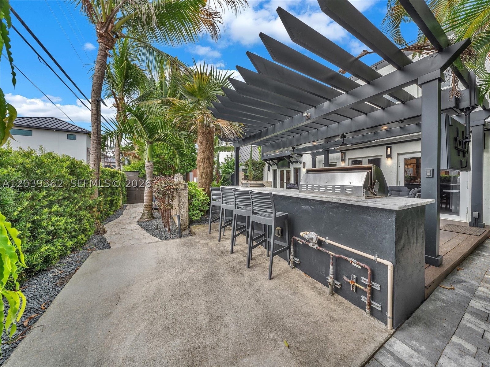 VICTORIA HIGHLANDS - Residential