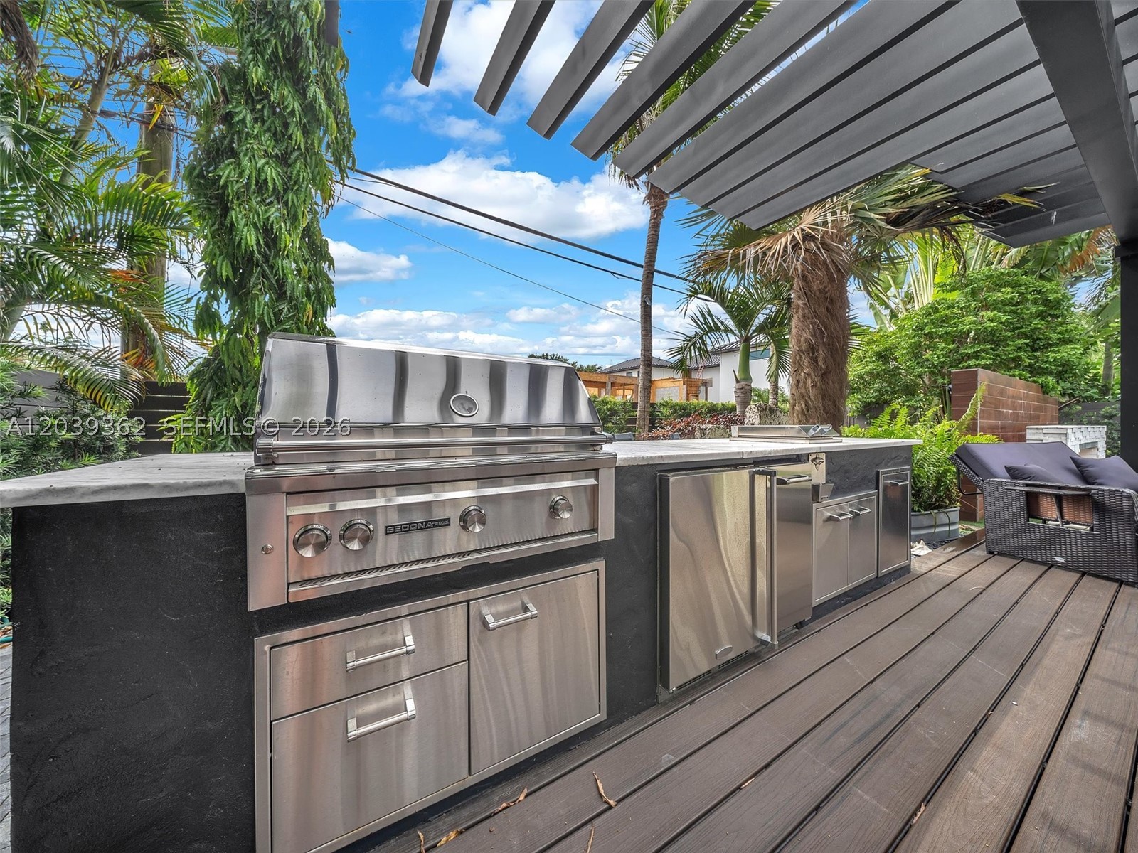 VICTORIA HIGHLANDS - Residential