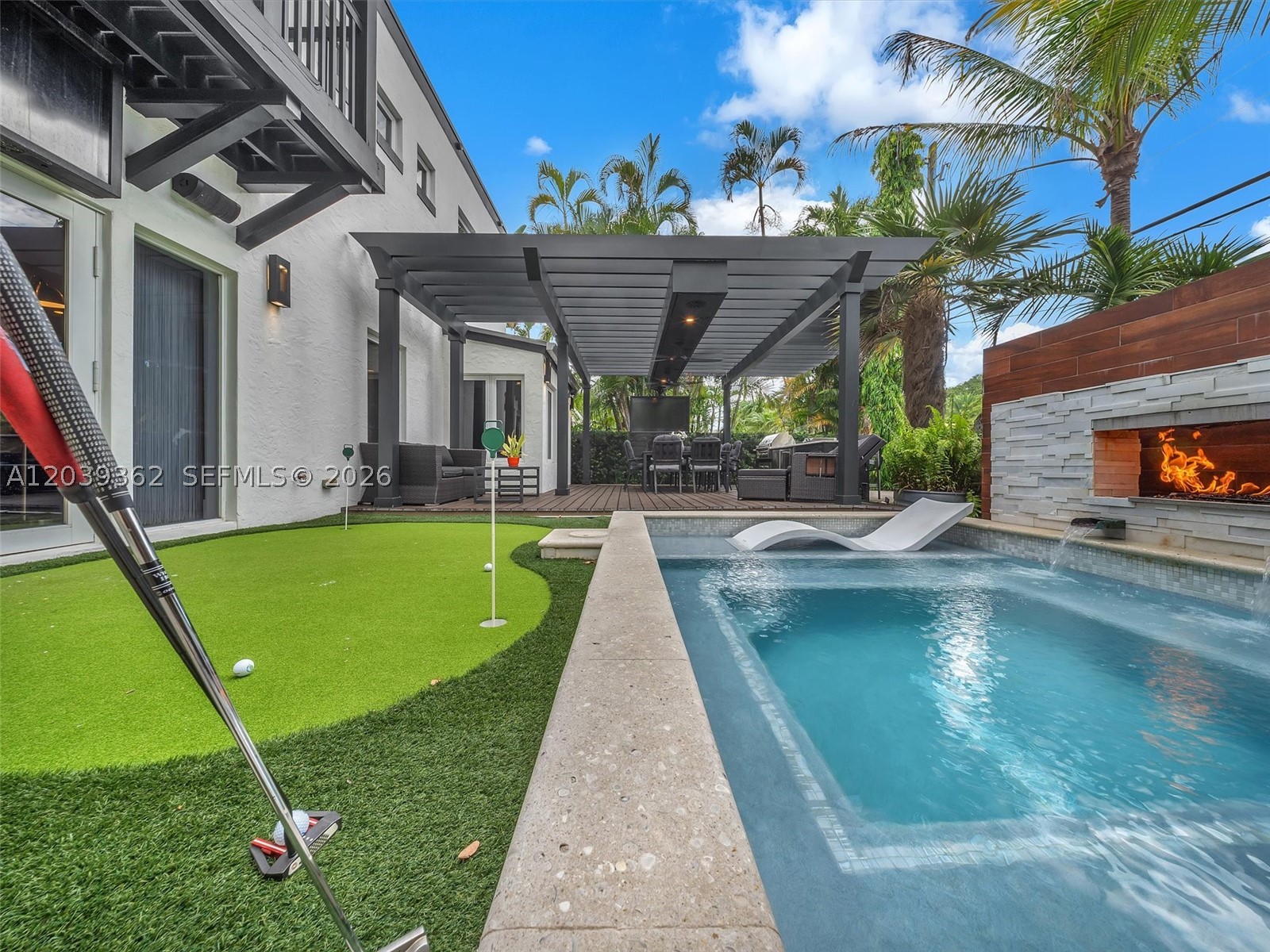 VICTORIA HIGHLANDS - Residential