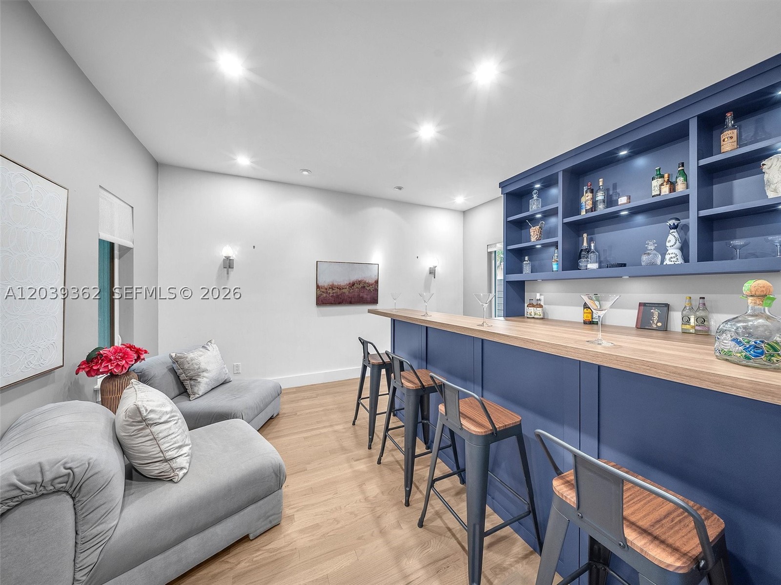 VICTORIA HIGHLANDS - Residential