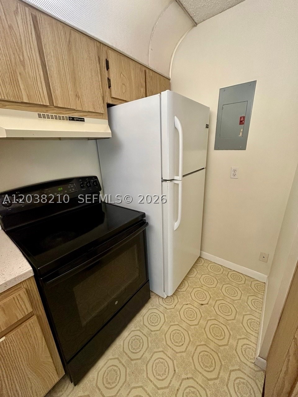 PALM CLUB VILLAGE II COND - Residential Lease
