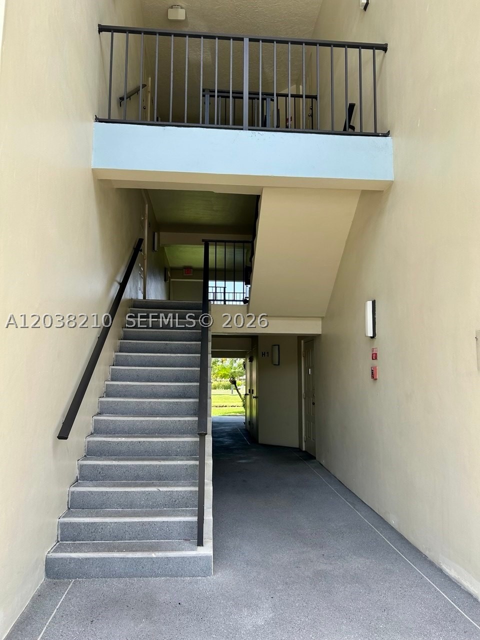 PALM CLUB VILLAGE II COND - Residential Lease