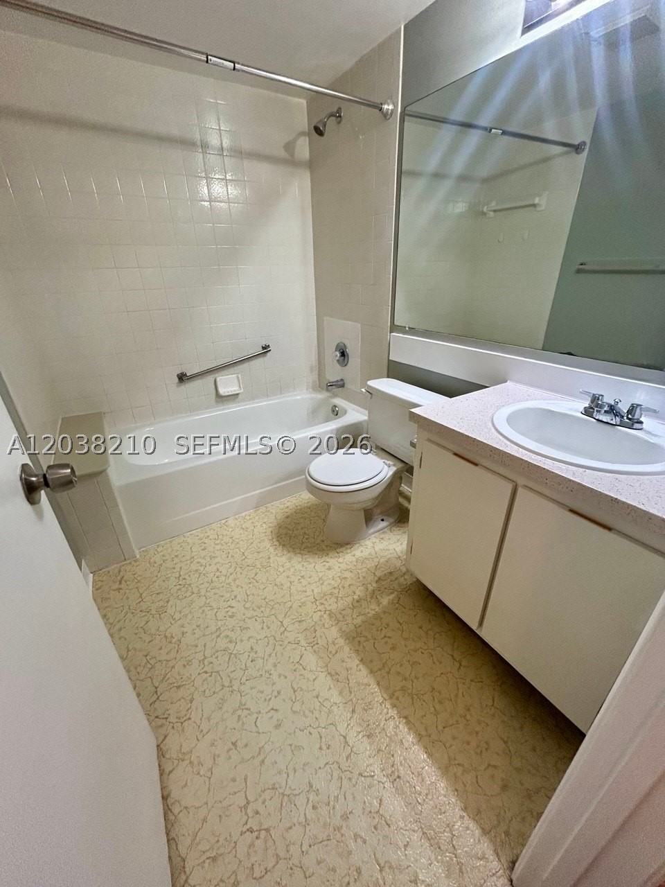 PALM CLUB VILLAGE II COND - Residential Lease