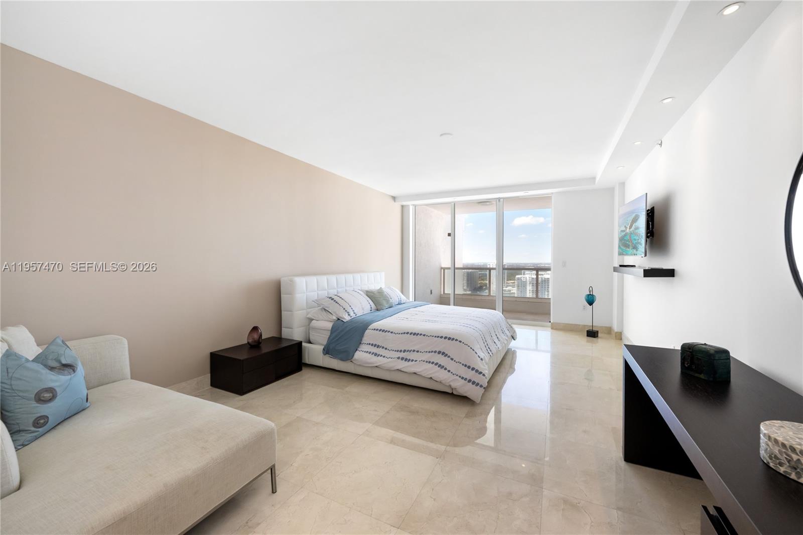THE PENINSULA CONDO - Residential