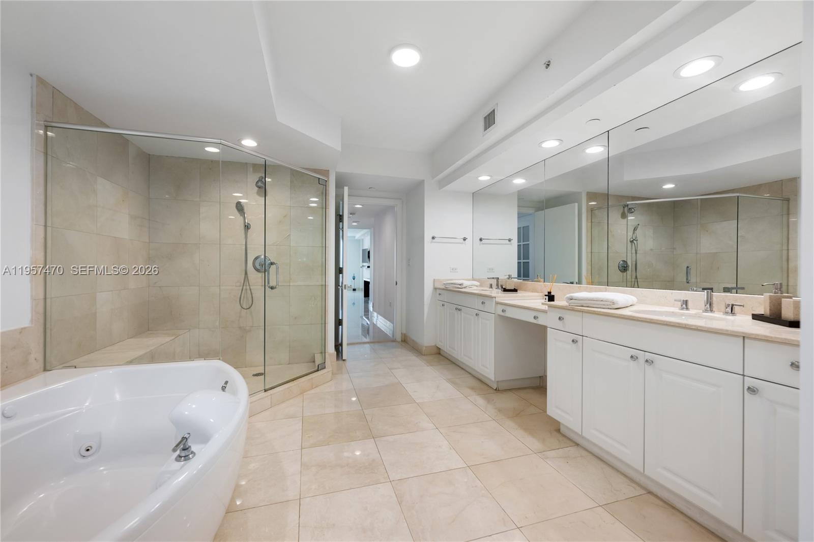 THE PENINSULA CONDO - Residential