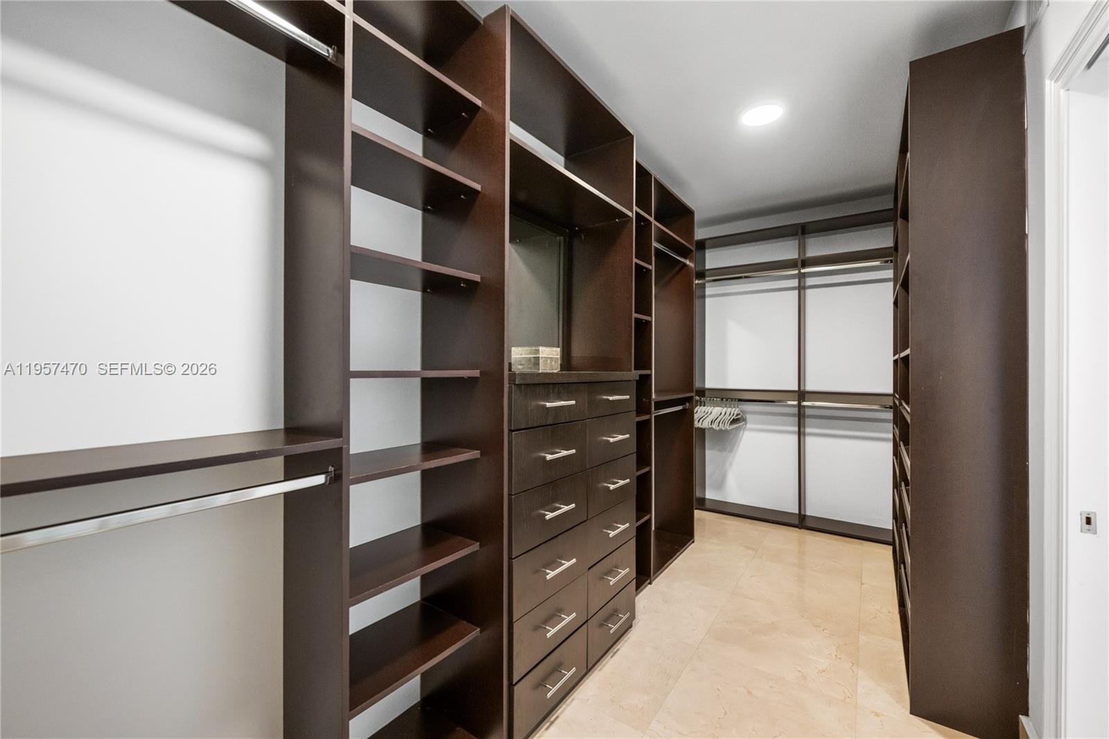 THE PENINSULA CONDO - Residential