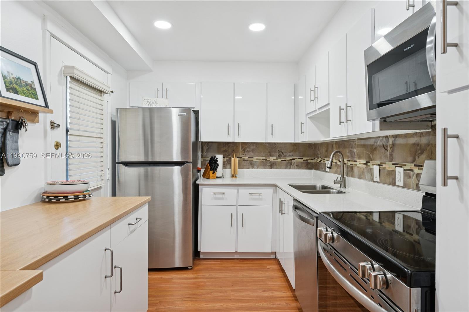 BRAVURA II CONDO - Residential