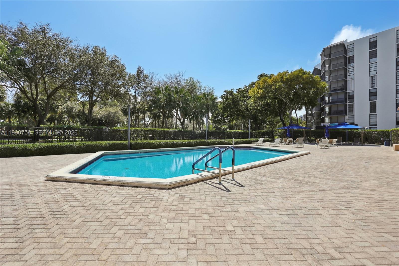 BRAVURA II CONDO - Residential