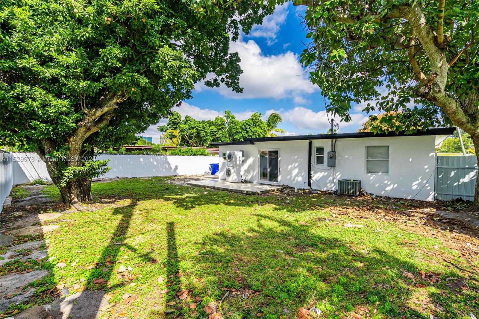 CRESTHAVEN NO 2 - Residential Lease