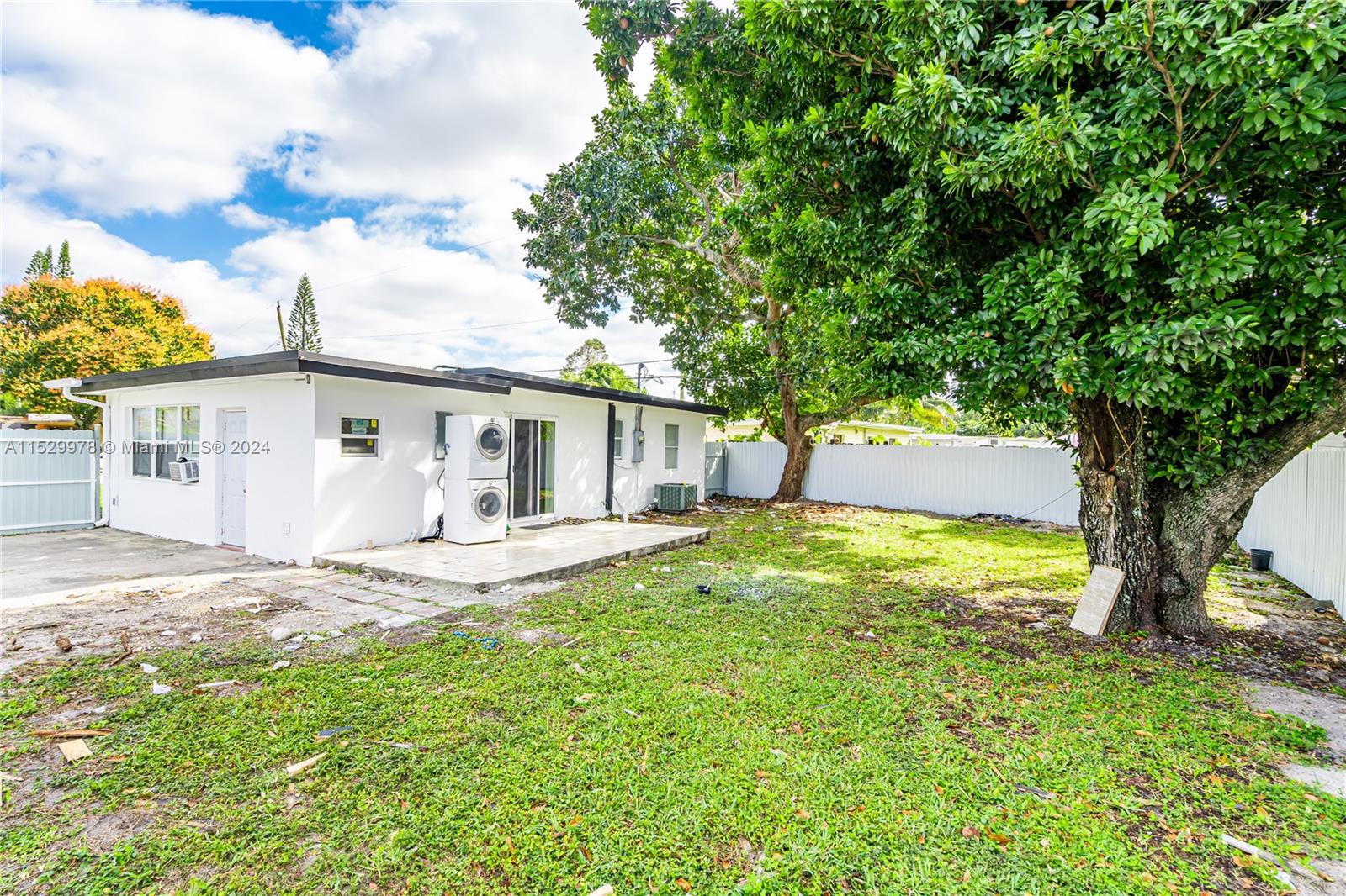 CRESTHAVEN NO 2 - Residential Lease