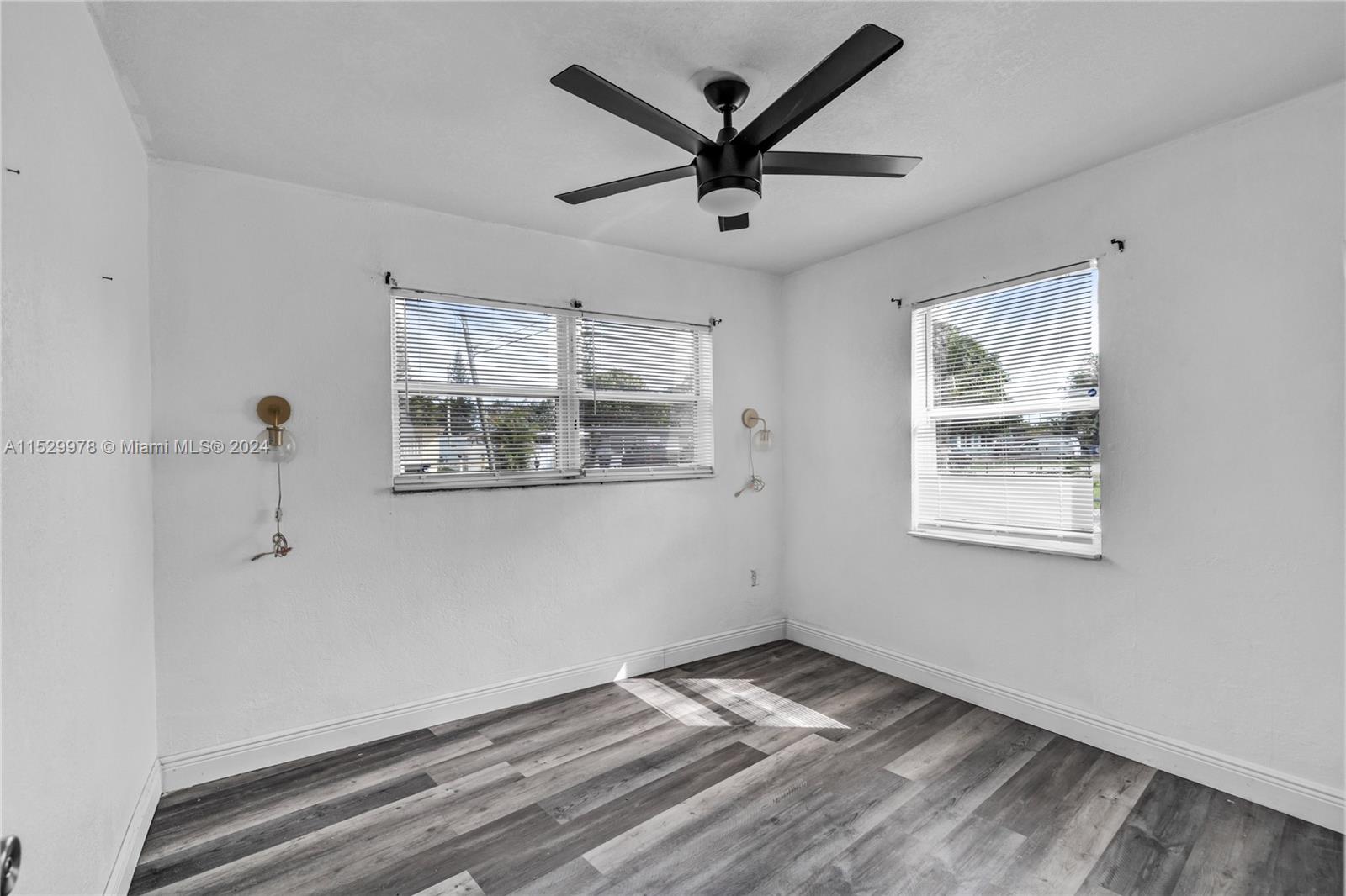 CRESTHAVEN NO 2 - Residential Lease