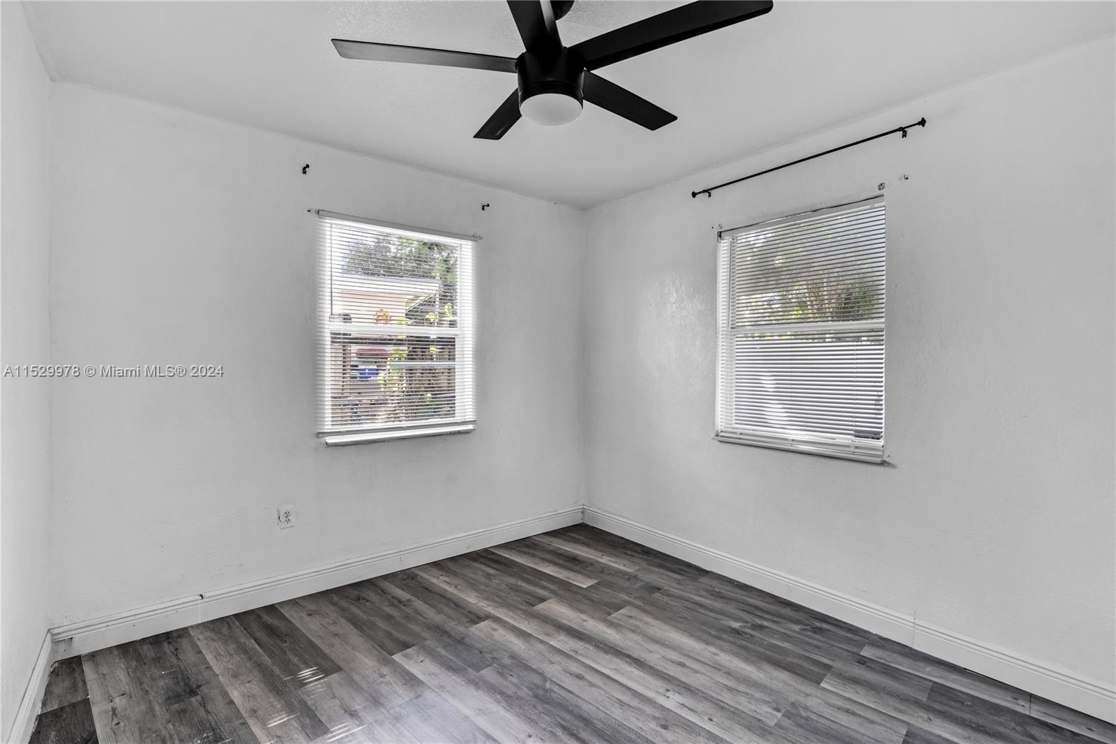 CRESTHAVEN NO 2 - Residential Lease