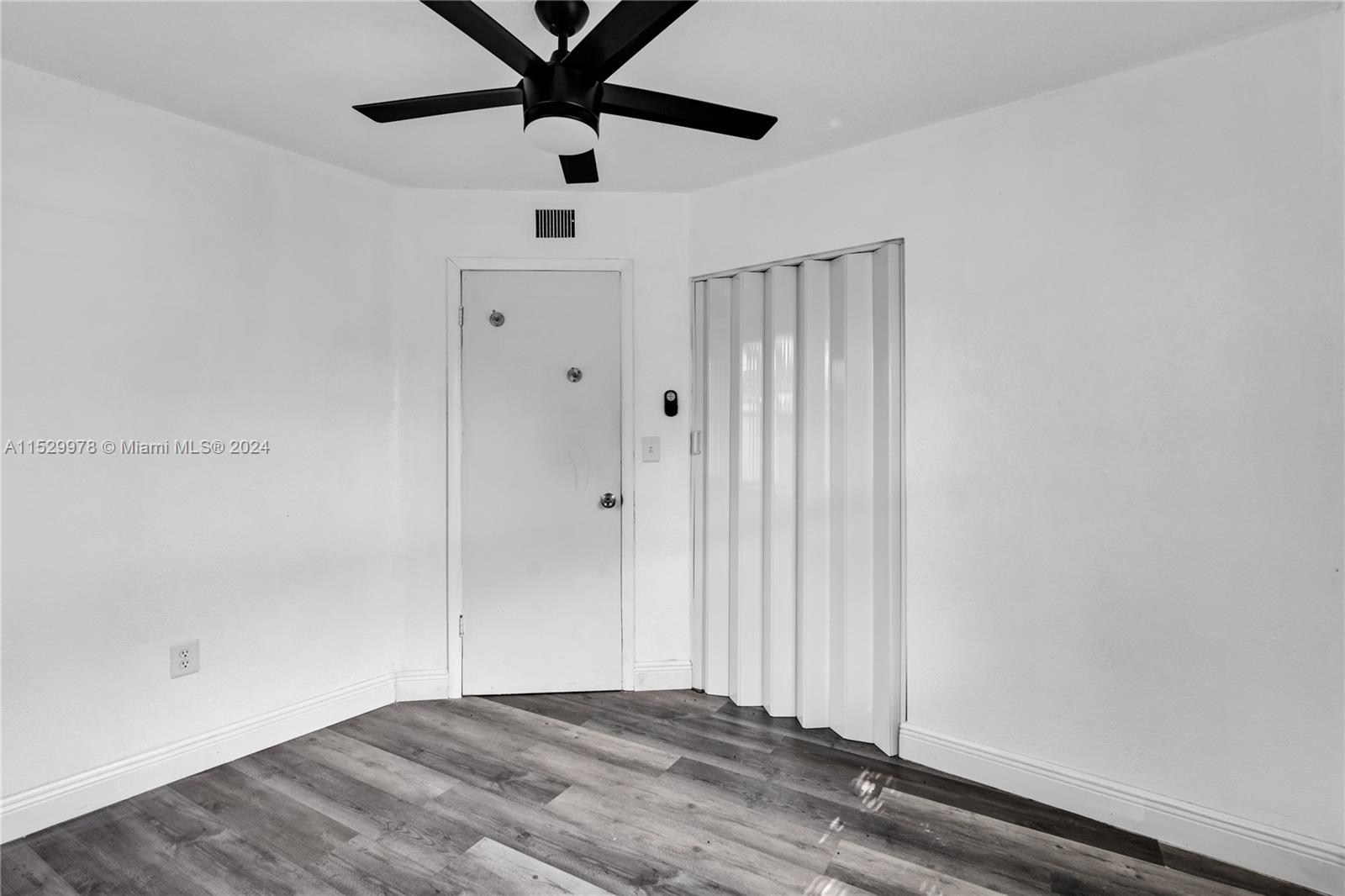 CRESTHAVEN NO 2 - Residential Lease