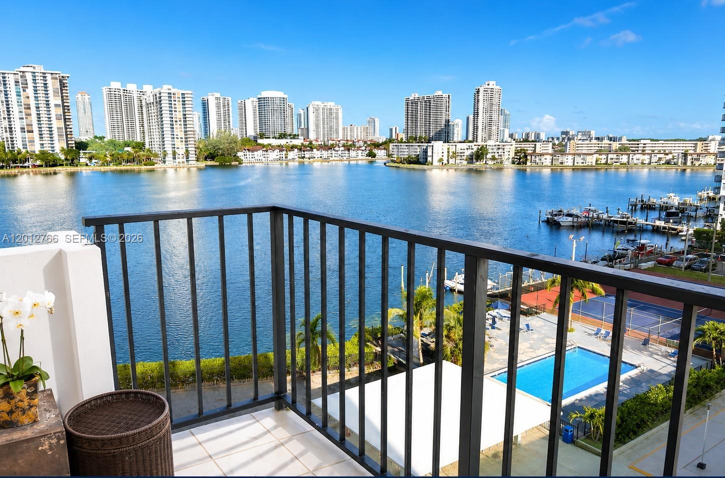 COMMODORE PLAZA CONDO - Residential